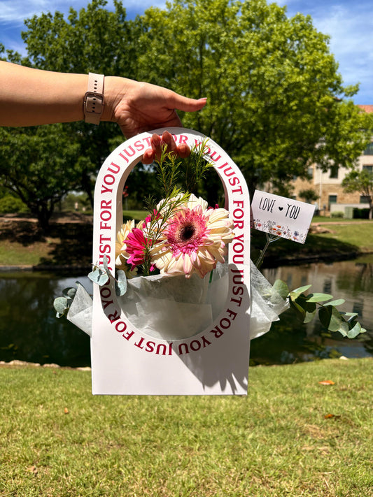 💐"Romantic" Wildflower Bag Bouquet🧺