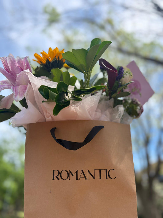💐"Romantic" Wildflower Bag Bouquet🧺