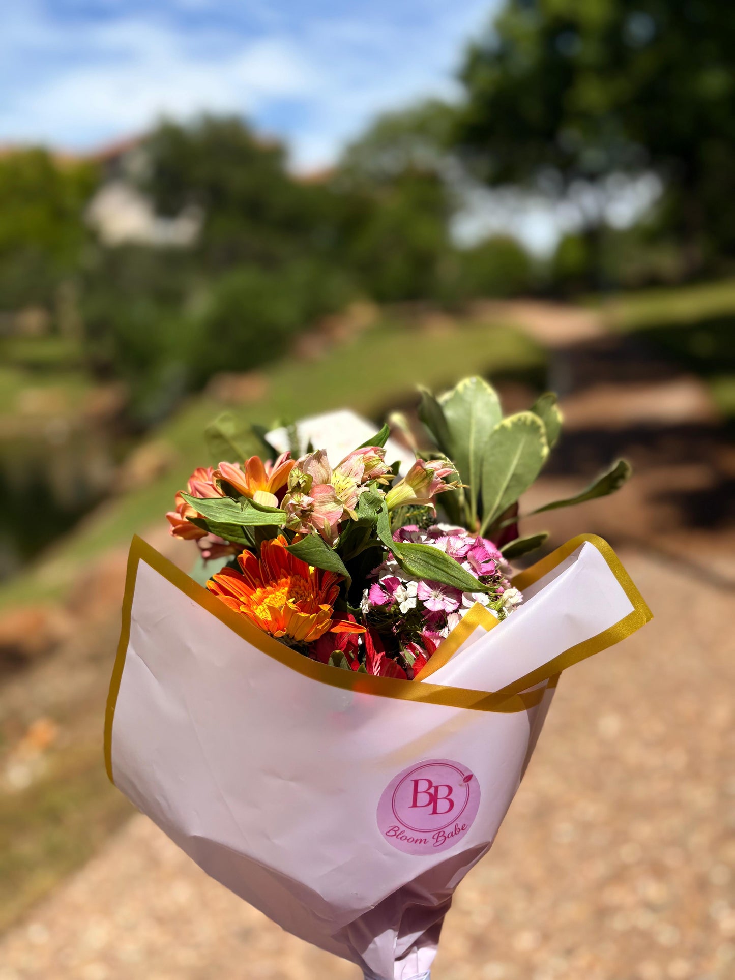 💐"The Garden Bloom Babe Bouquet" 🐝
